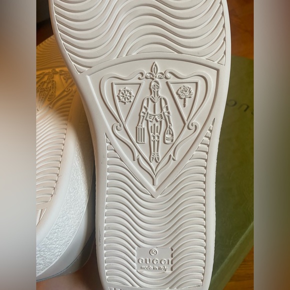 GUCCI ๐ Ace Sneaker | Menโs Size 10.5 US White Leather/Grey Interlocking Gs NWT - Picture 15 of 16